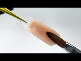 Unghii PolyGel NailsUp - Inovație și Eleganță